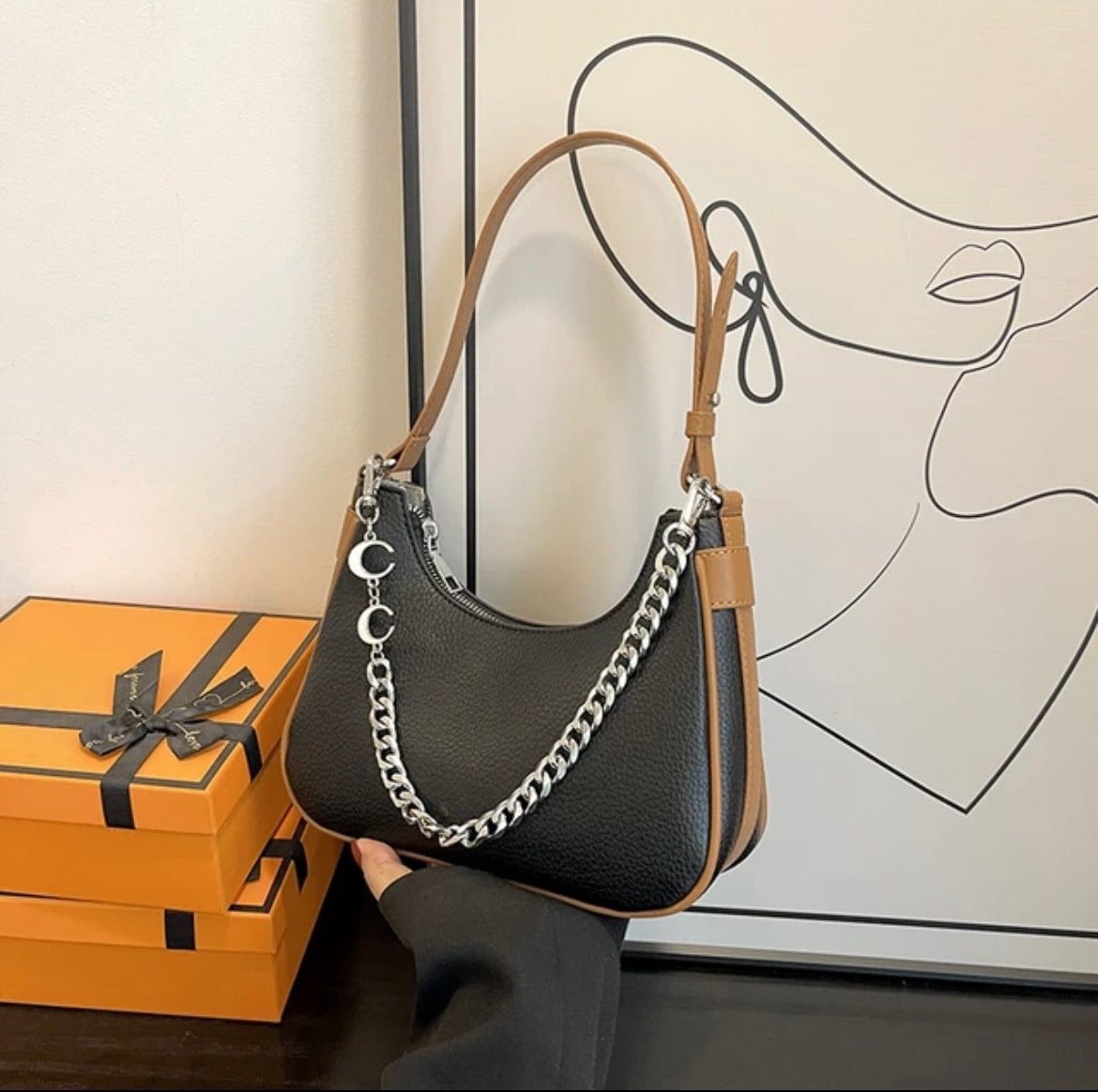 The Crescent-Handbag Trend Is Here—These Are Our Favorites | Who What Wear