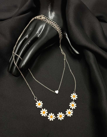 Isabelle Heart-Daisy Neckchain