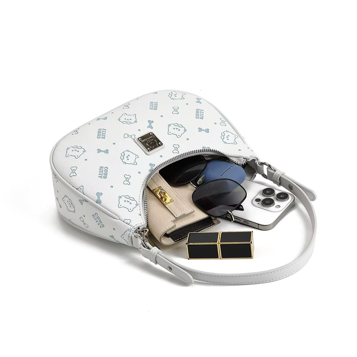 Azura x Hello Kitty Sweetheart Gift Box